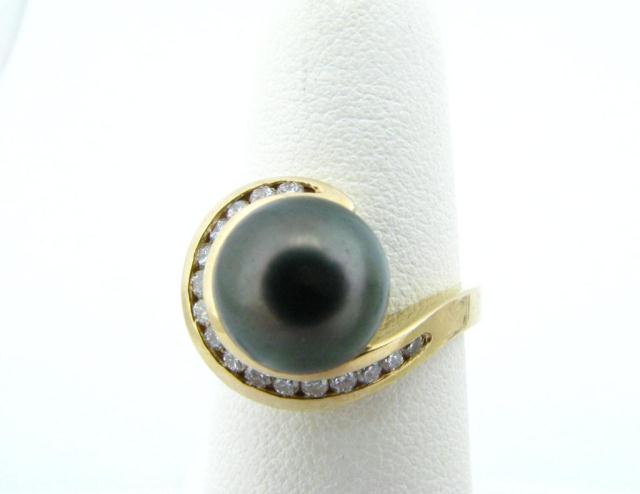 Appraisal: Lady's Black Pearl Diamond Swirl Ring