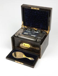 Appraisal: A Victorian gentleman's grooming casket Circa the brass-bound coromandel case