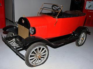 Appraisal: Shriners working tin lizzie parade car Briggs and Stratton hp