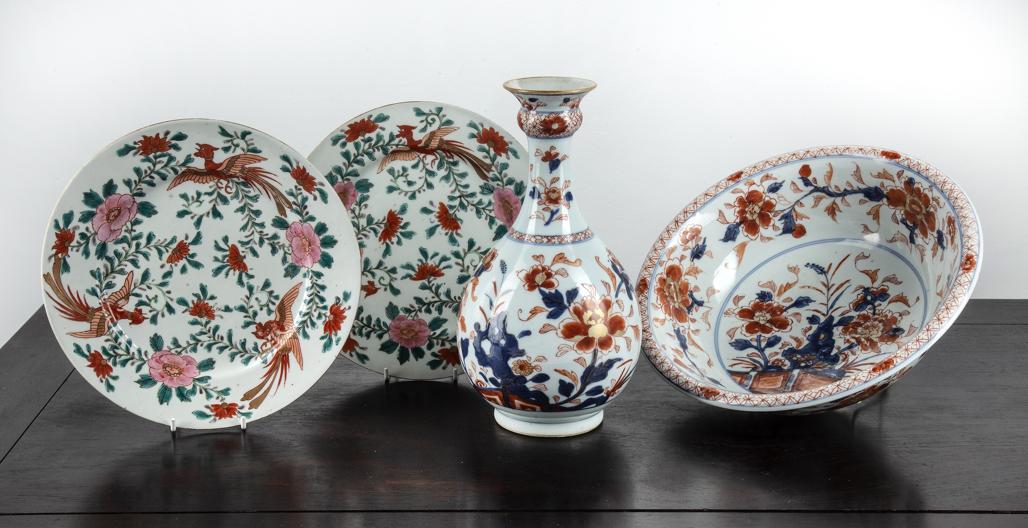 Appraisal: Export Imari decorated porcelain bottle vase and matching bowlChinese Qianlong