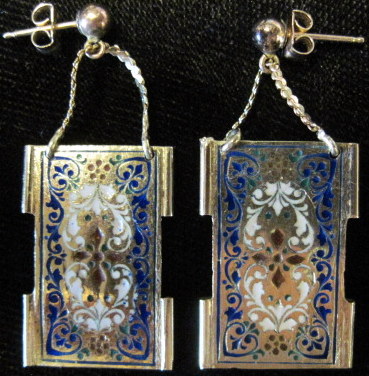 Appraisal: karat yellow gold and enamel panel earrings Single panel accented