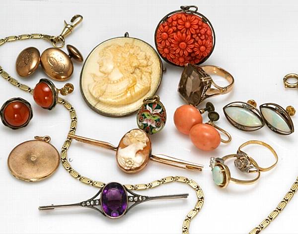 Appraisal: A collection of gem-stone k gold silver and metal period