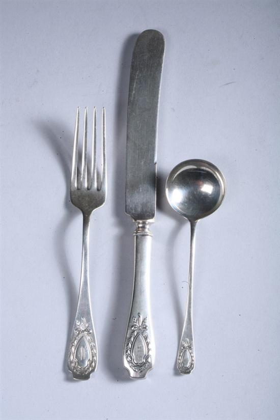 Appraisal: PIECES ALVIN STERLING SILVER FLATWARE Apollo pattern Including twelve dinner