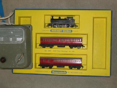 Appraisal: Hornby Dublo train set with black R - - tank