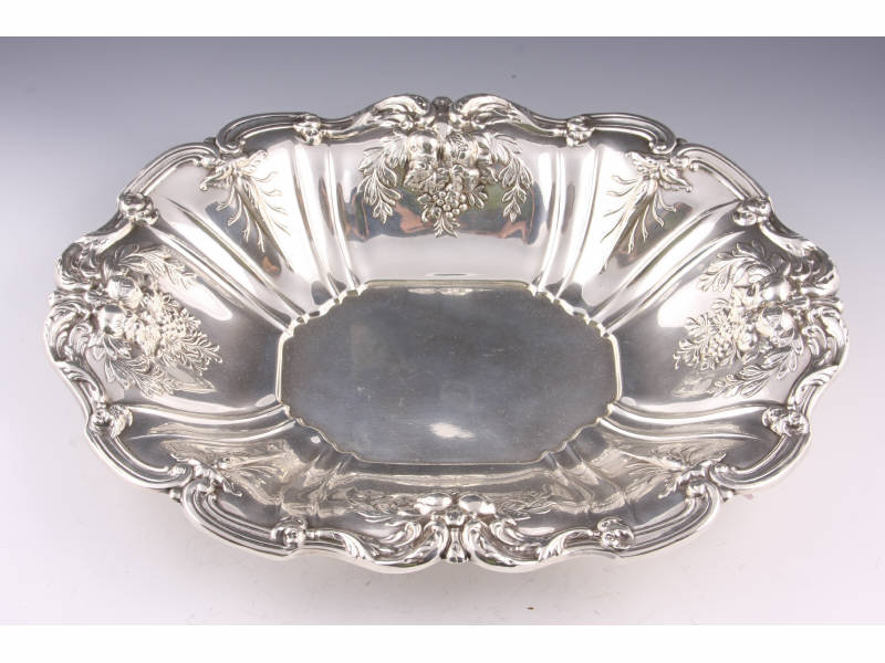 Appraisal: Francis I Sterling Silver Center Bowl by Reed Barton oval