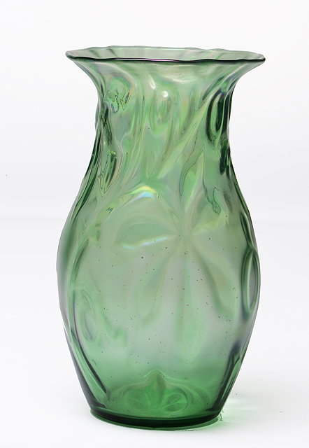 Appraisal: AN EARLY TO MID TH CENTURY GREEN IRREDESCENT GLASS VASE