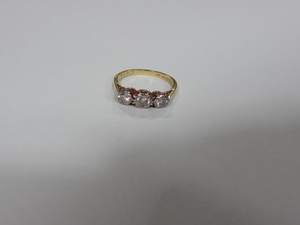 Appraisal: Eighteen carat gold diamond three stone ring