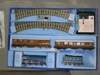 Appraisal: A Hornby Dublo EDP Passenger Train Set with L N