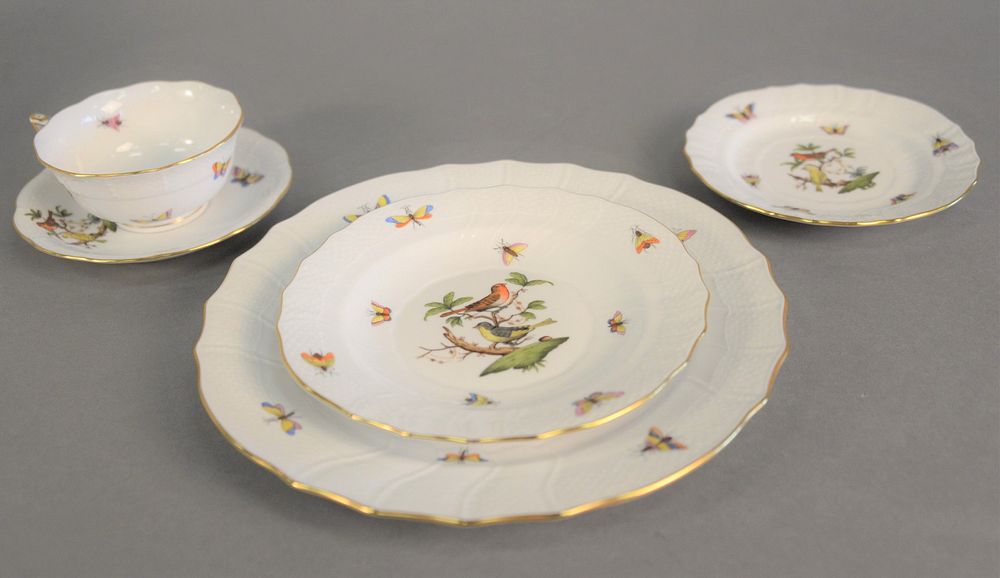 Appraisal: Forty piece Herend Rothschild Bird porcelain dinnerware set to include