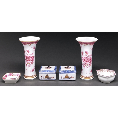 Appraisal: A pair of Samson famille rose sleeve vases c the