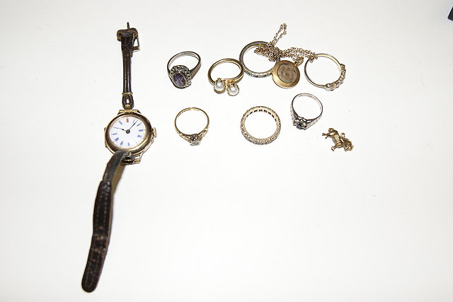 Appraisal: A SMALL COLLECTION OF MISCELLANEOUS JEWELLERY including a lady's wrist