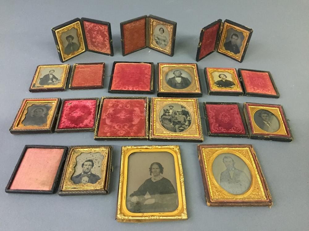 Appraisal: Collection of Twelve Tin Type Portraits Collection of twelve tin