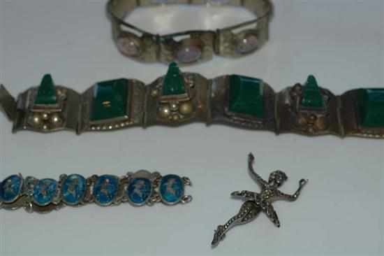 Appraisal: A BAG OF ASSORTED COSTUME JEWELLERY INCLUDING MARCASITE BROOCHES SIAM