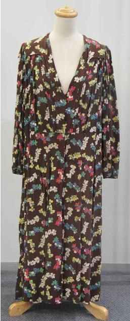 Appraisal: Day dress in brown floral printed rayon circa Provenance Peter