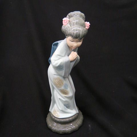 Appraisal: Lladro Figurine Sayonera Japanese girl excellent