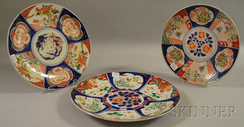 Appraisal: Three Imari-decorated Porcelain Chargers dia to in Estimate -