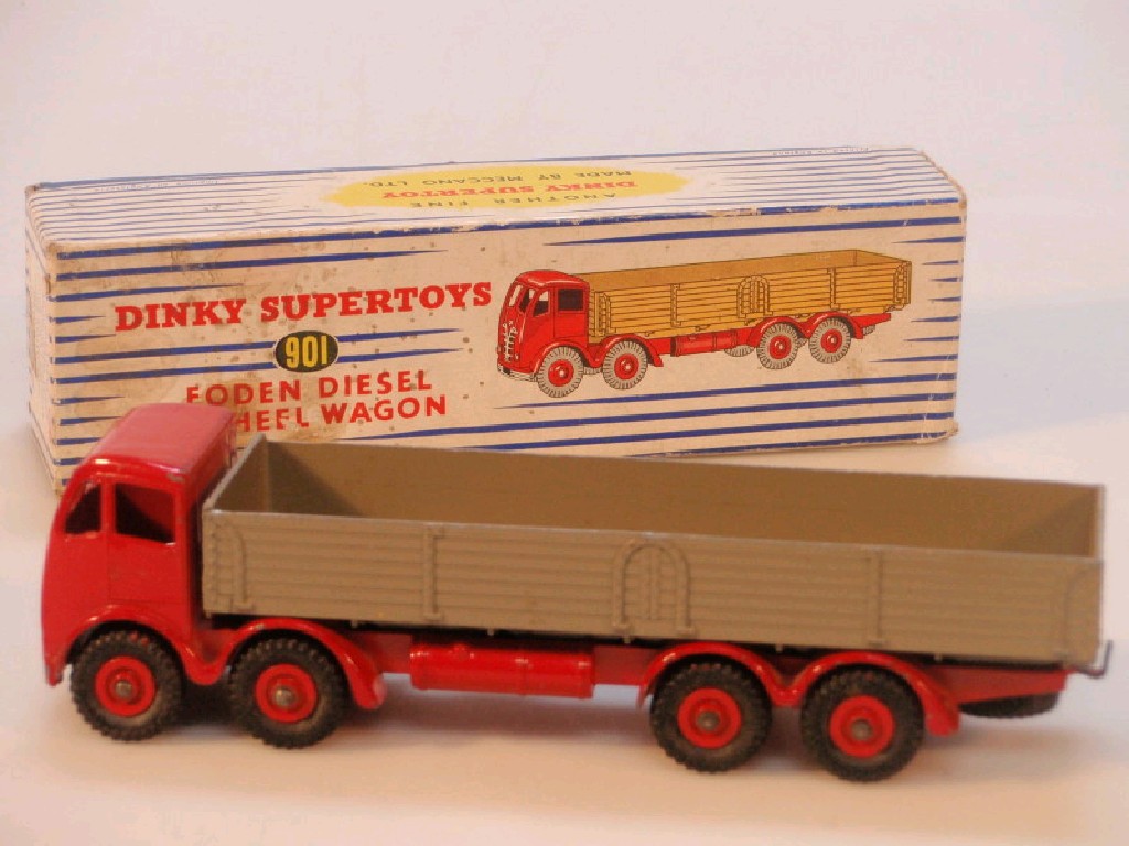 Appraisal: Dinky Super Toys Foden diesel eight wheel wagon boxed