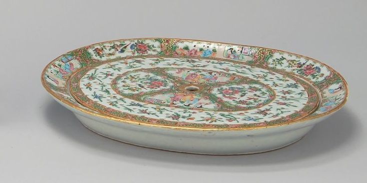 Appraisal: CHINESE EXPORT ROSE MEDALLION PORCELAIN PLATTER WITH MAZARIN Circa In