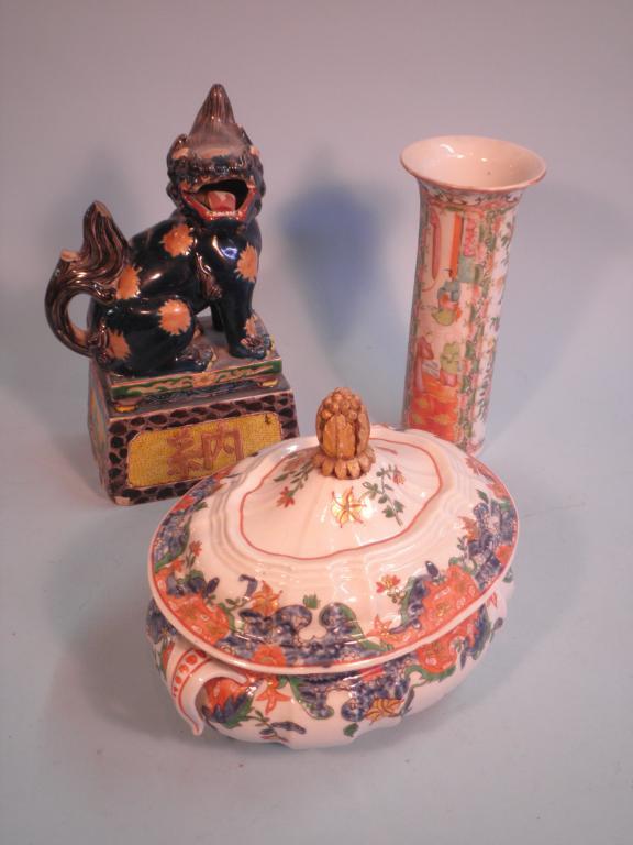 Appraisal: A thC polychrome decorated Chinese tureen and cover in red