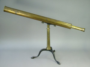 Appraisal: A brass table-standing telescope with cm body tube extension tube