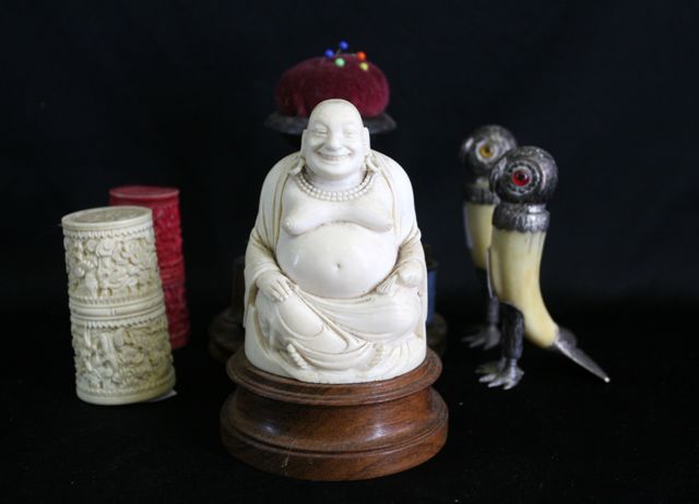 Appraisal: A pair of ivory dice shakers damage to one a