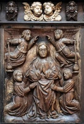 Appraisal: An th Century carved Flemish panel the Virgin with the