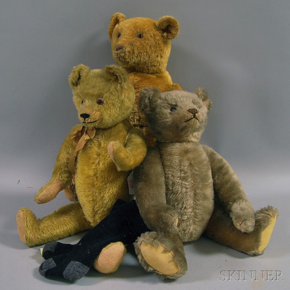 Appraisal: Three Mohair Teddy Bears one beige probably Steiff with black