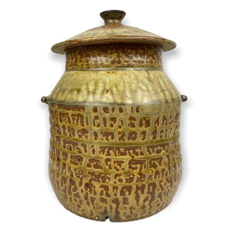 Appraisal: Robert Briscoe Studio Pottery Lidded Jar TSigned on bottom Good