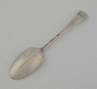 Appraisal: An early th century Hanoverian dessert spoon with a plain