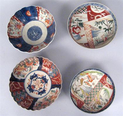 Appraisal: Twelve Japanese imari bowls mostly th century Comprised of simple