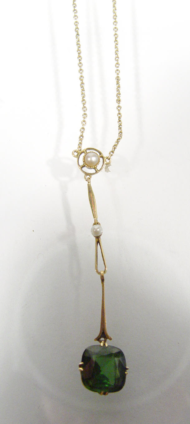 Appraisal: Edwardian ct gold pearl and peridot pendant