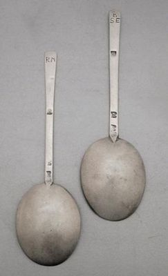 Appraisal: Two similar Charles II unascribed puritan spoons one scratched 'B