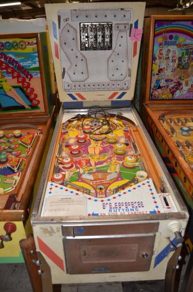 Appraisal: Gottlieb Majorettes Playfield Good Backglass n a Cabinet Good Functionality