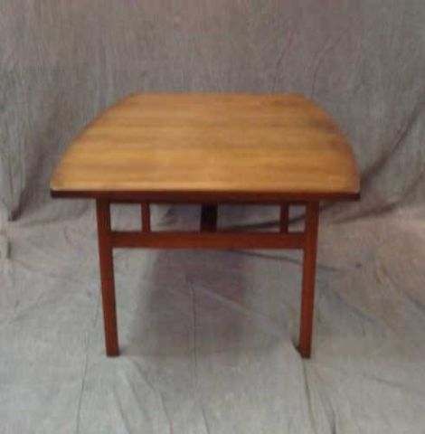 Appraisal: Possibly Jens Risom dining table w self-storing leaves wide x