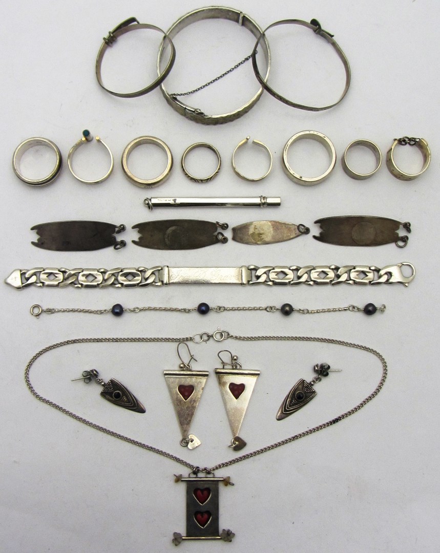 Appraisal: Mostly silver jewellery comprising eight rings a pencil two gem