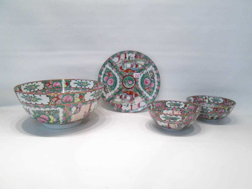 Appraisal: CHINESE EXPORT ROSE MEDALLION PORCELAIN TABLEWARE pieces with red tributory