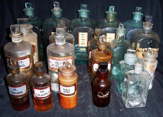 Appraisal: A set of five square drug jars and stoppers cm