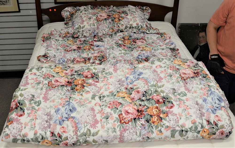 Appraisal: Ralph Lauren King Size Bedspread having pillows along with another