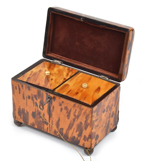 Appraisal: A VICTORIAN TORTOISESHELL VENEERED TEA CADDY rectangular with rounded edges