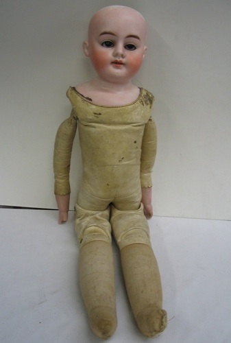 Appraisal: AN ARMAND MARSEILLES BISQUE SHOULDER HEAD GIRL DOLL titled Alma