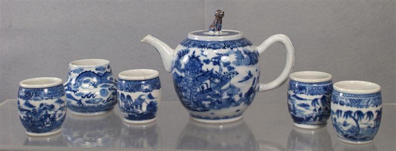 Appraisal: Lot of th th c Chinese export porcelain pieces including