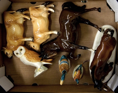 Appraisal: A collection of various to include beswick Horse foot up