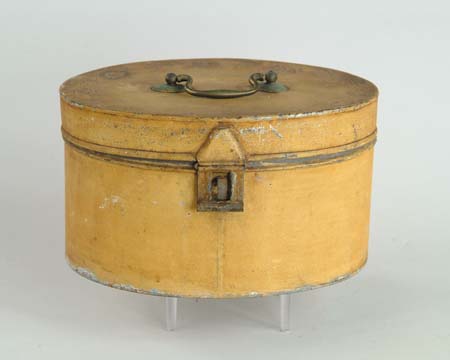 Appraisal: AN EARLY TOLE DECORATED COMPARTMENTALIZED TIN This may be an