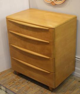 Appraisal: Mid-Century Modern blond wood chest with rounded corners and attached