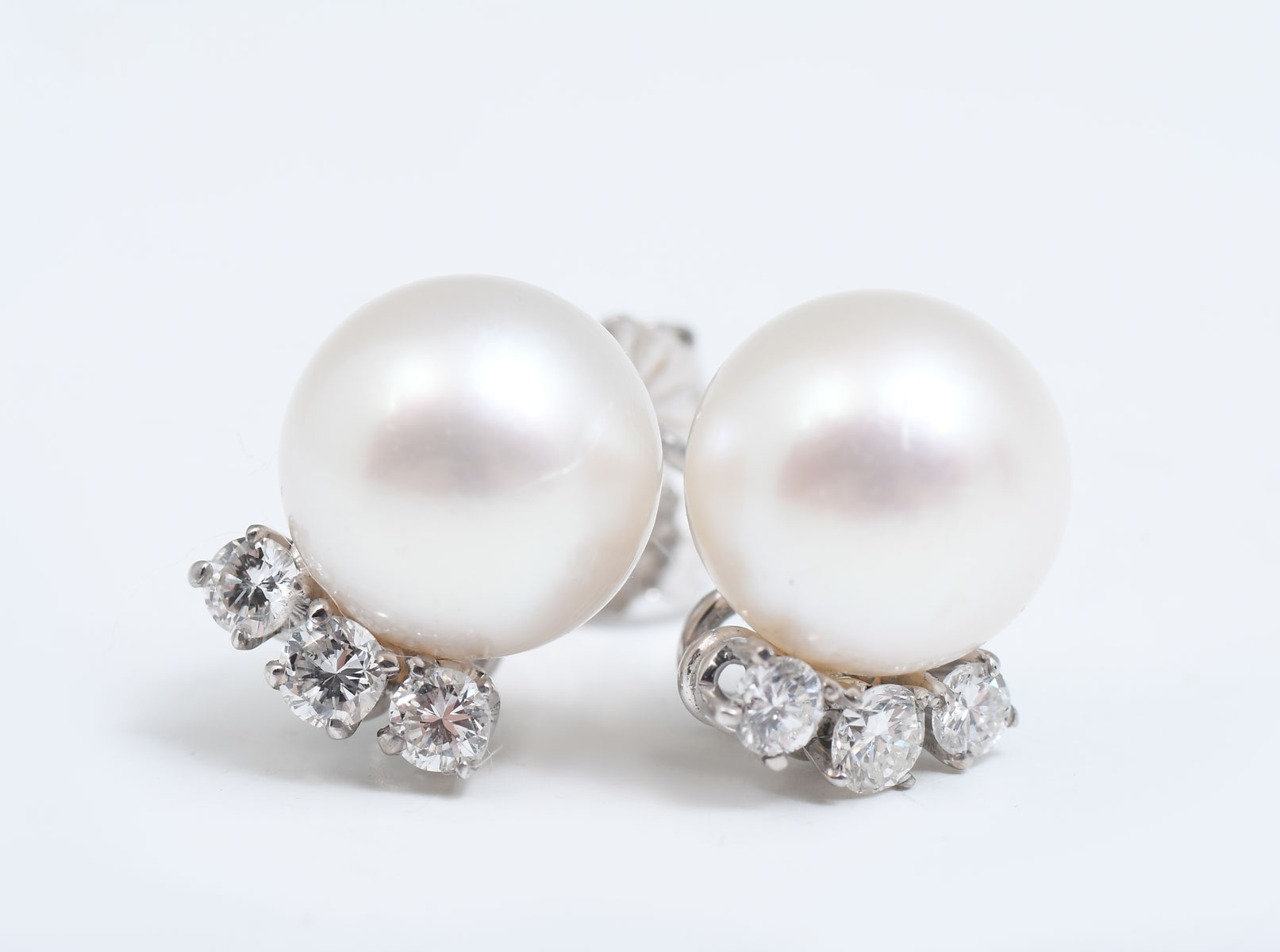 Appraisal: K PEARL DIAMOND EARRINGS mm white cultured pearls are set