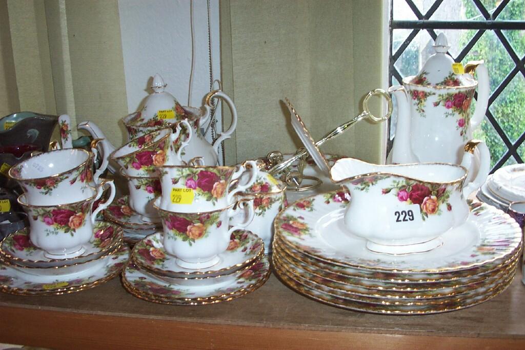 Appraisal: A quantity of Royal Albert Old Country Roses pattern tea