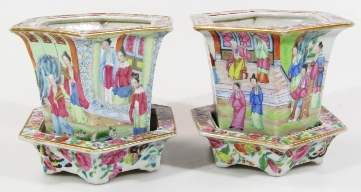 Appraisal: A pair of Cantonese Qing period famille rose planters each