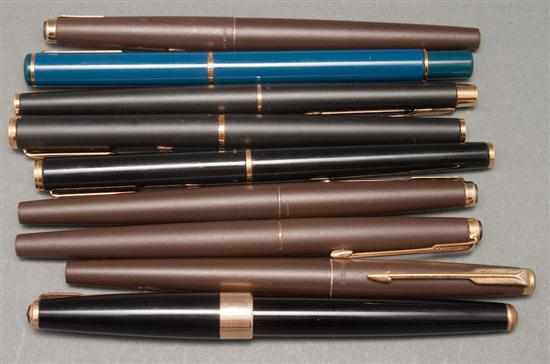 Appraisal: Nine assorted Parker fountain pens Estimate - Pen s have