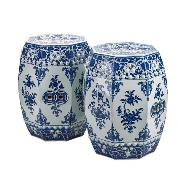 Appraisal: PAIR OF CHINESE EXPORT PORCELAIN GARDEN SEATS Blue and white