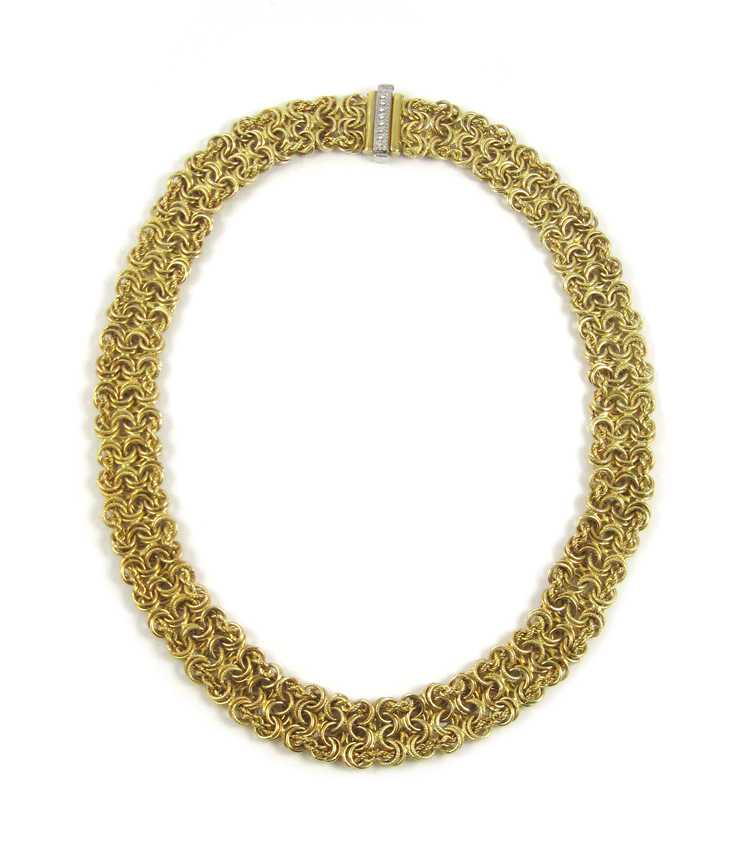 Appraisal: ITALIAN EIGHTEEN KARAT YELLOW GOLD NECKLACE measuring - inches in